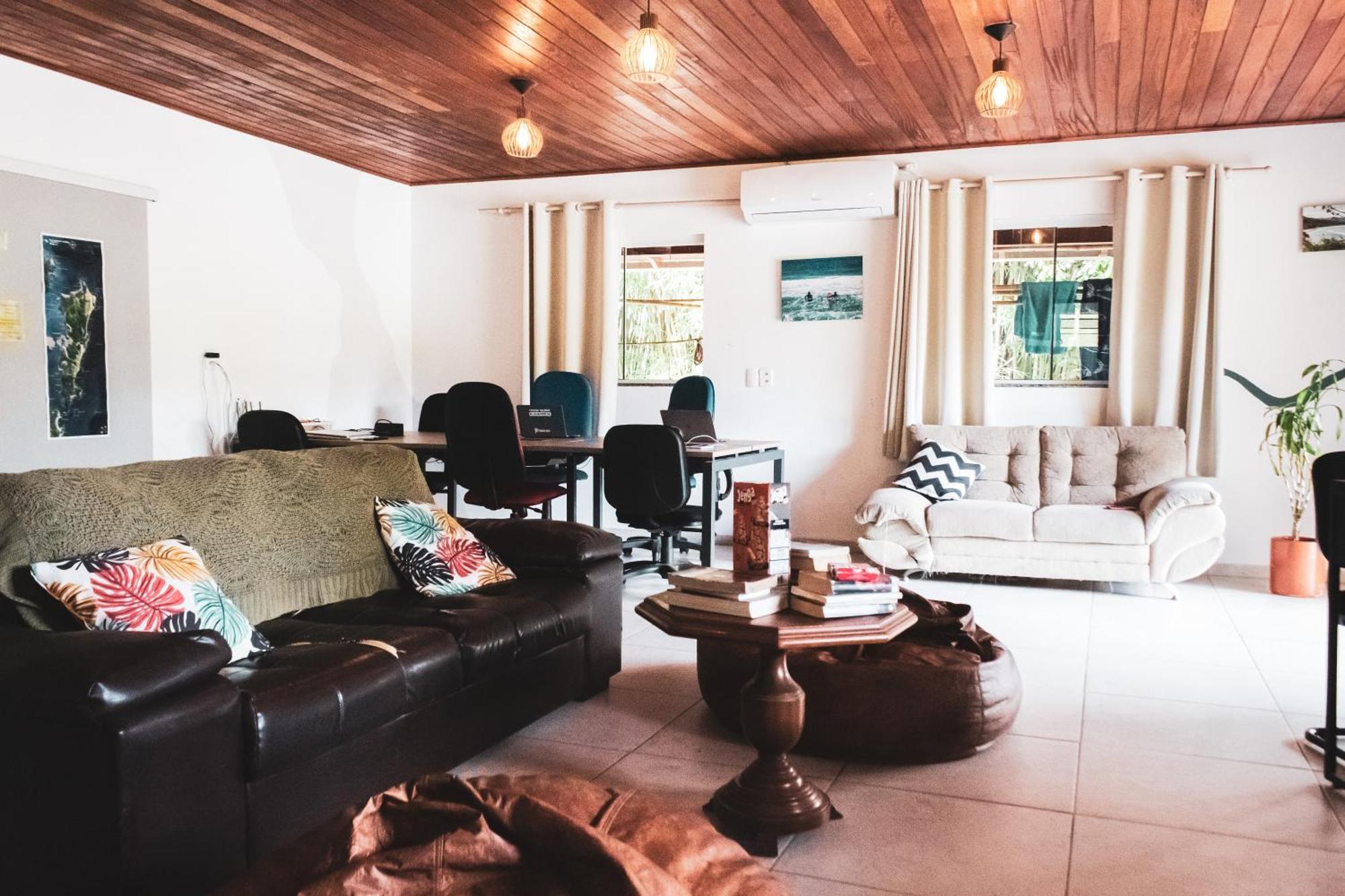 Nomades Riverside - Adventure & Coworking Hostal *
