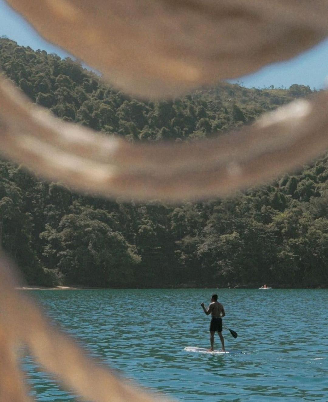 Hostal Nomades Riverside - Adventure & Coworking