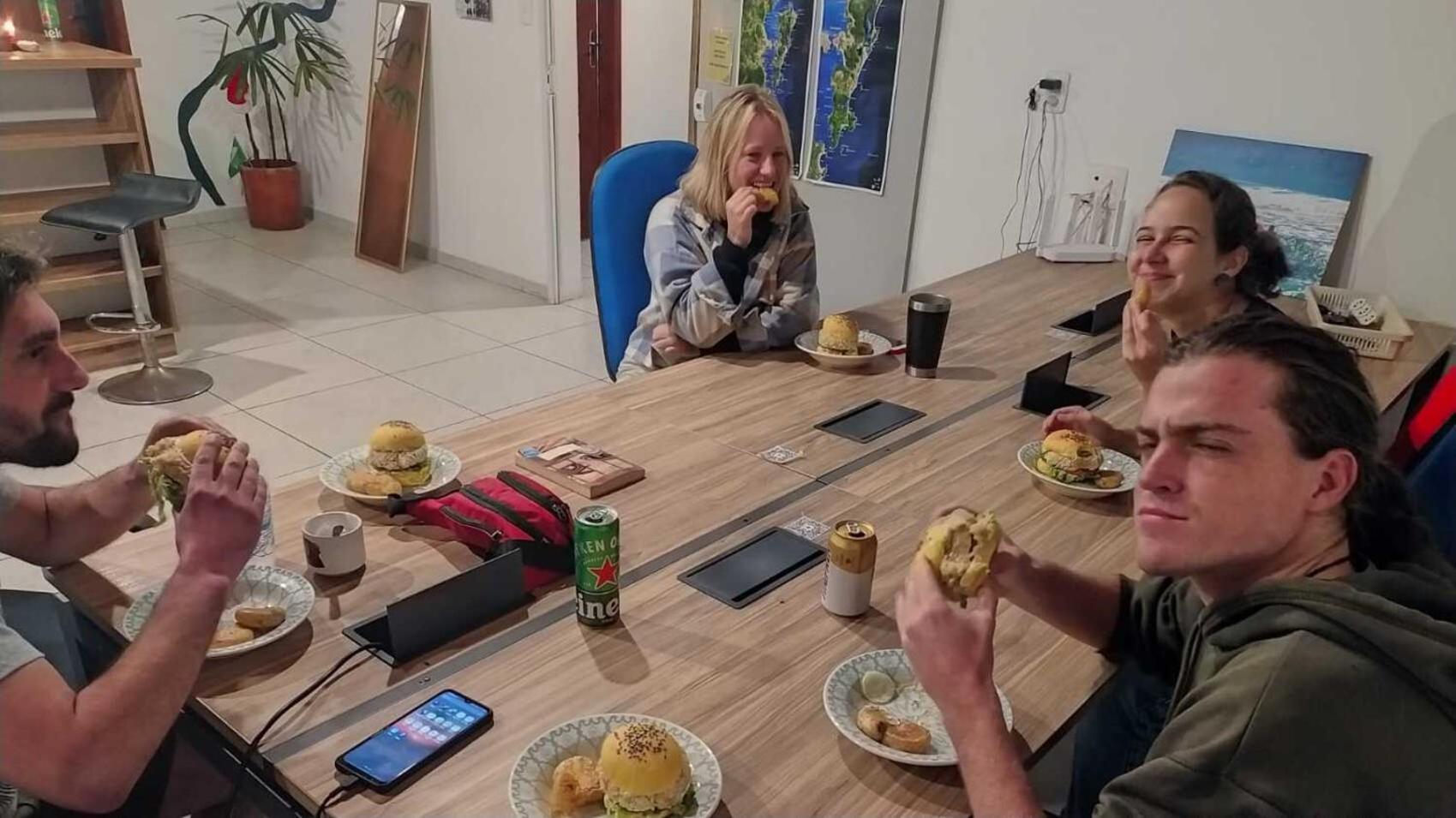 Nomades Riverside - Adventure & Coworking *