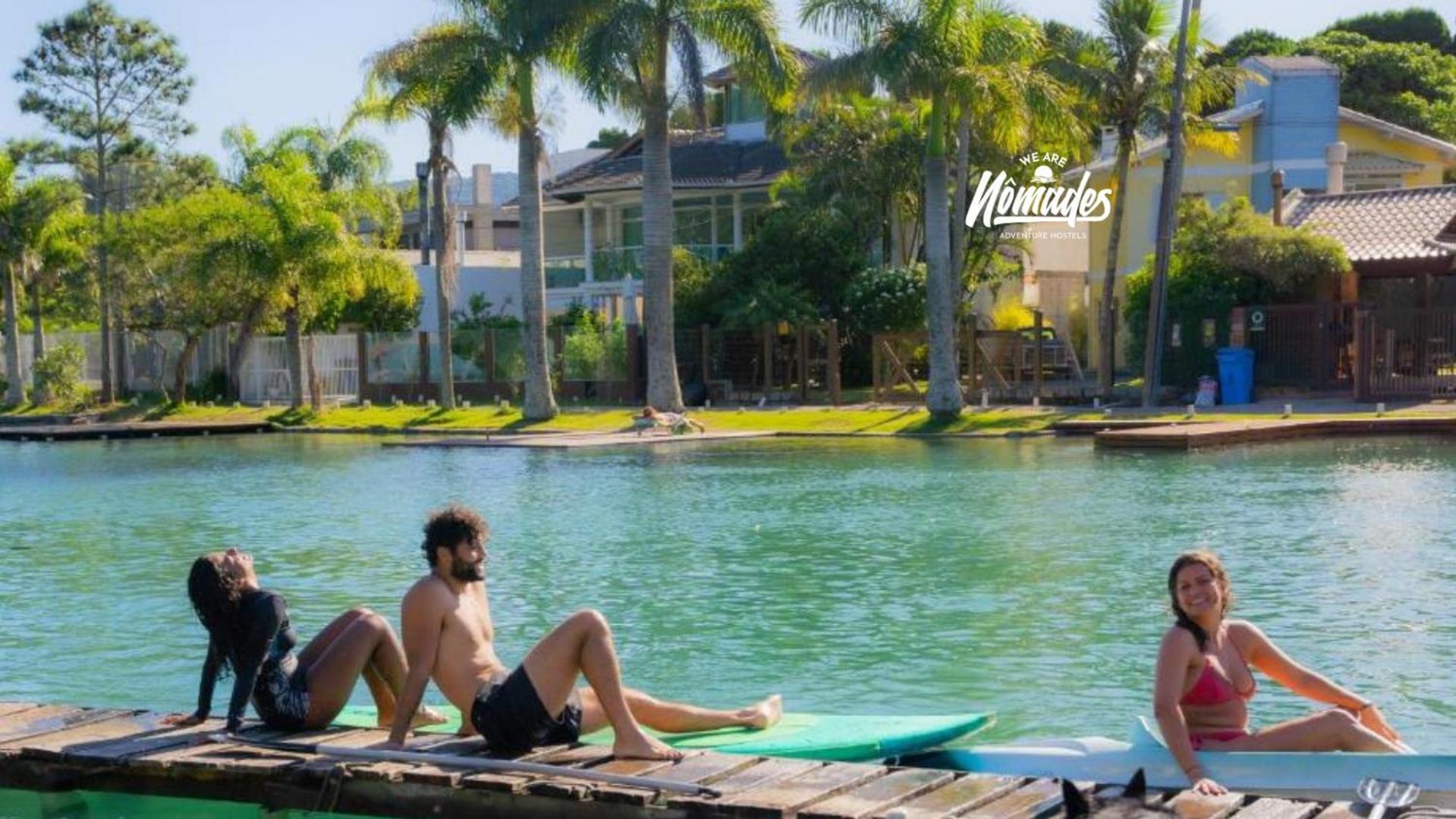 Nomades Riverside - Adventure & Coworking Hostal *