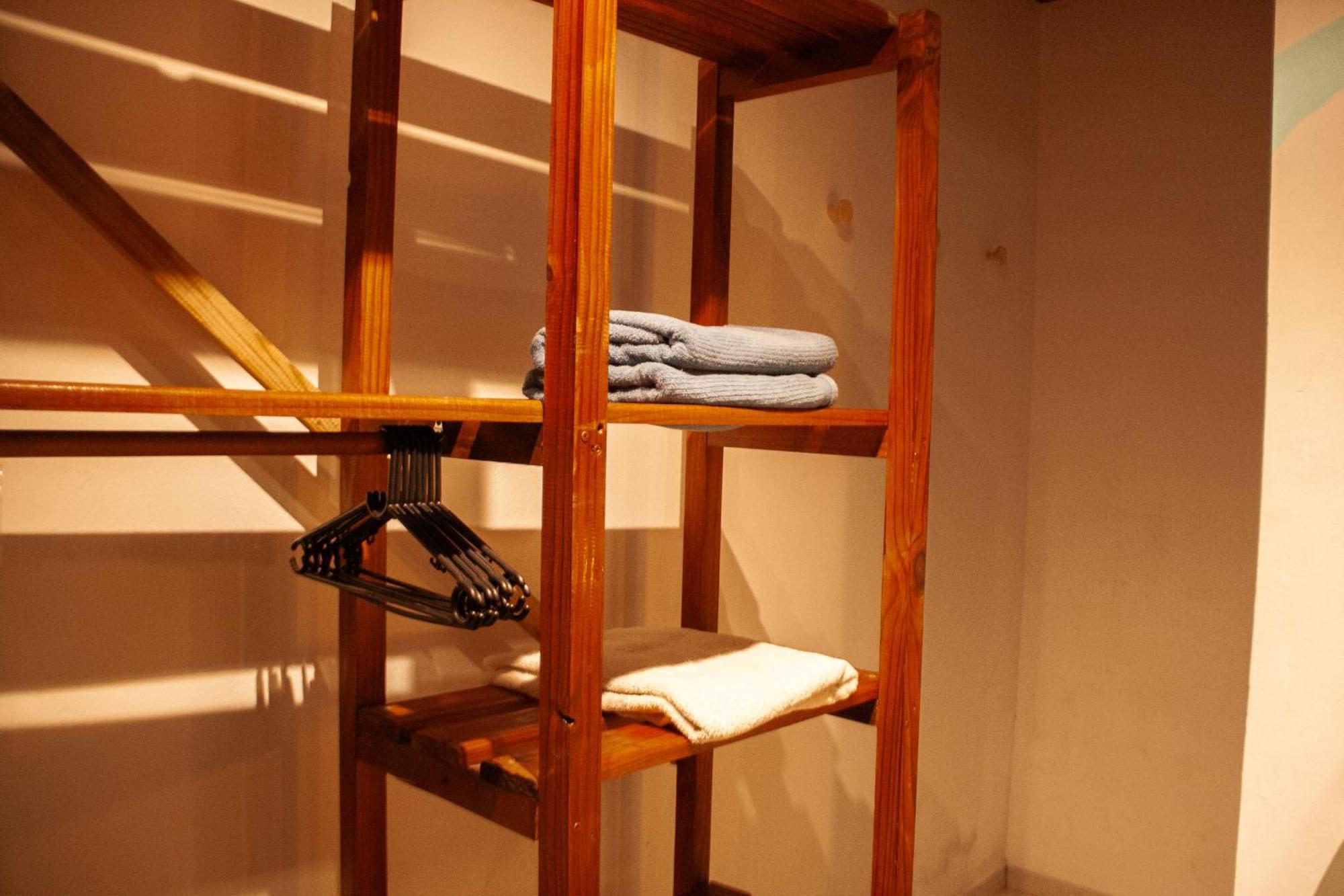 Hostal Nomades Riverside - Adventure & Coworking