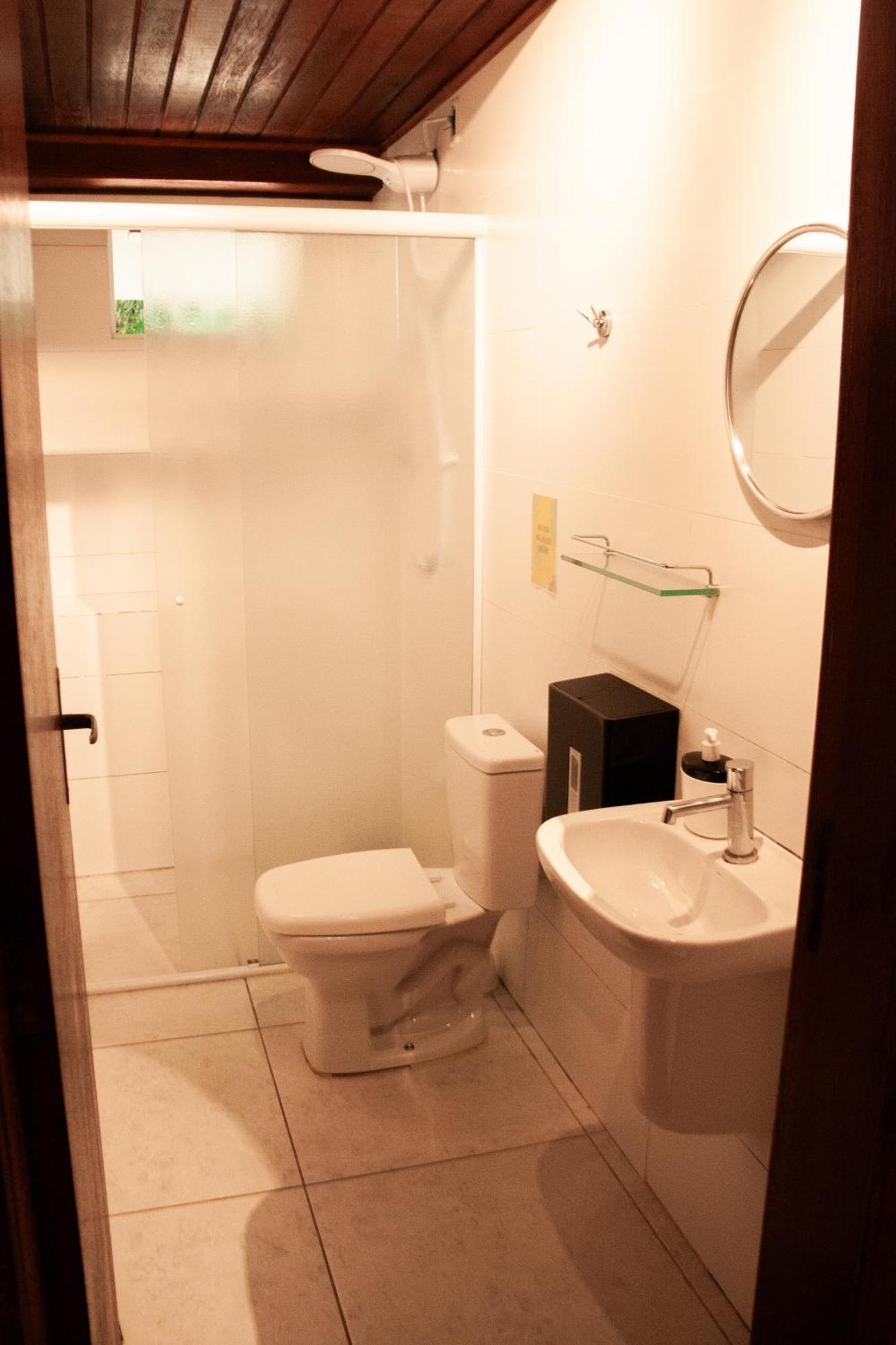 Nomades Riverside - Adventure & Coworking Hostal *
