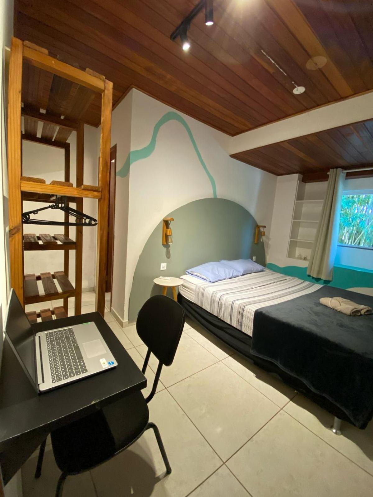 Nomades Riverside - Adventure & Coworking Hostal