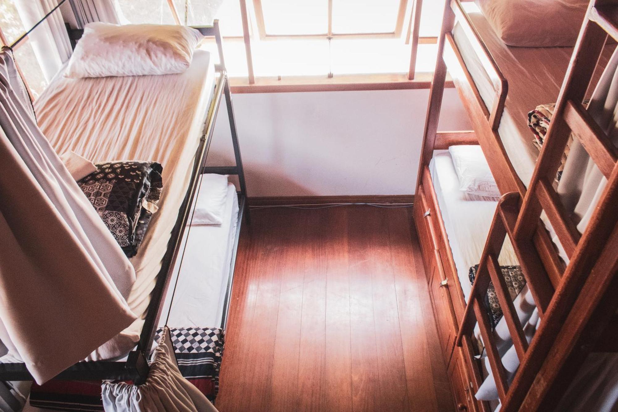 Nômades Adventure Hostel&coliving Albergue *